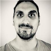 Soy de esas personas que se ríe de todo, intento disfrutar lo que hago pero considero que soy muy responsable.
Soy técnico de farmacia , deportista y amante del bricolaje . 
De cara al público , llevo más de 2 años trabajando captando socios para ONG